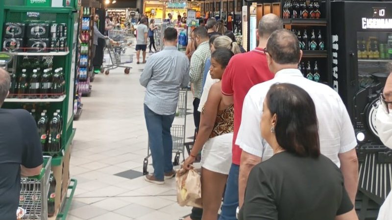 Sistema fica fora do ar e gera transtorno para clientes em supermercado na Pituba