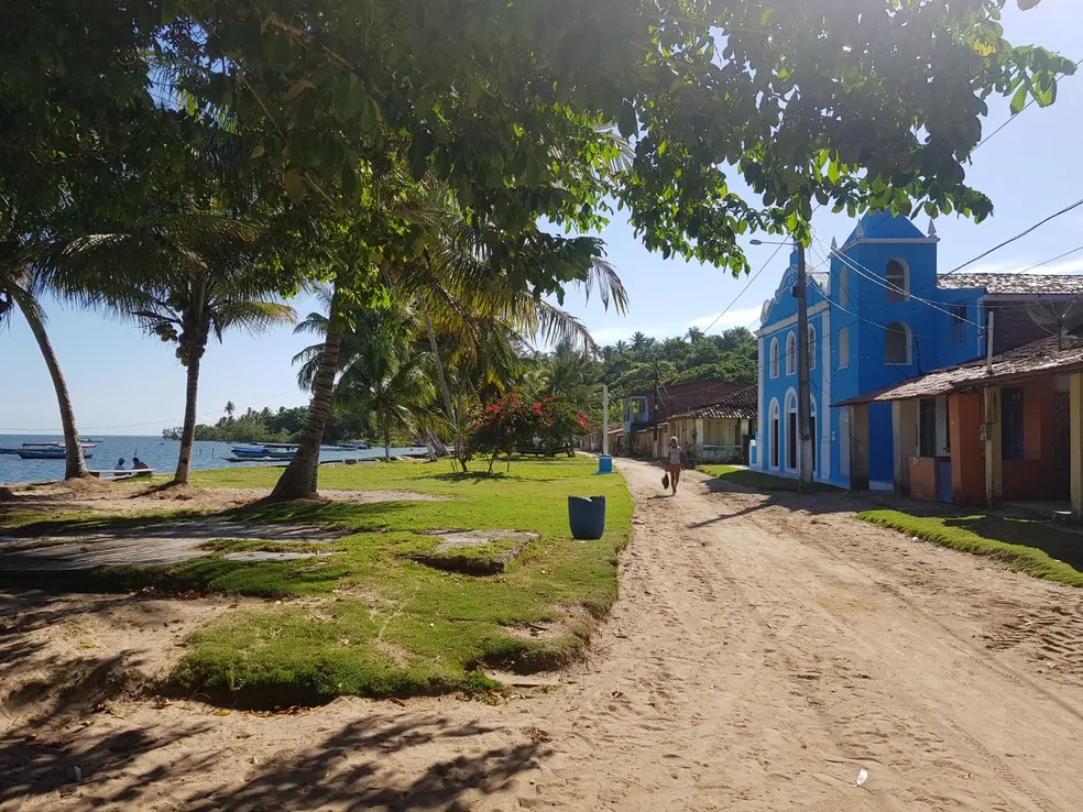 Três homens morrem e dois ficam feridos após troca de tiros em destino turístico da Bahia