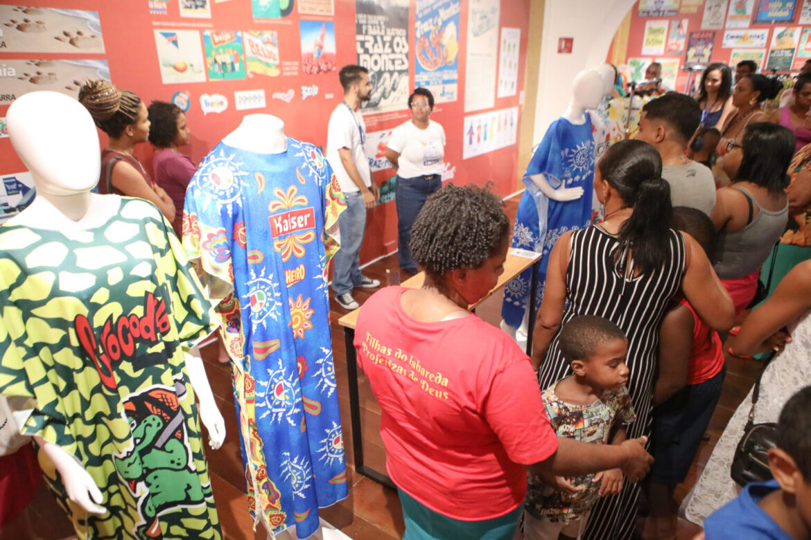 Janeiro Branco: Pacientes do Caps IA Areal visitam Caixa Cultural