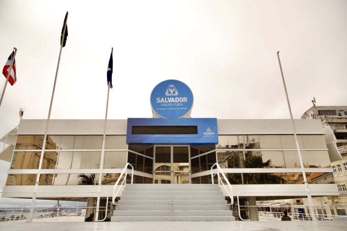 Prefeitura entrega mais de 2 mil títulos de propriedade do programa Casa Legal nesta segunda (9)