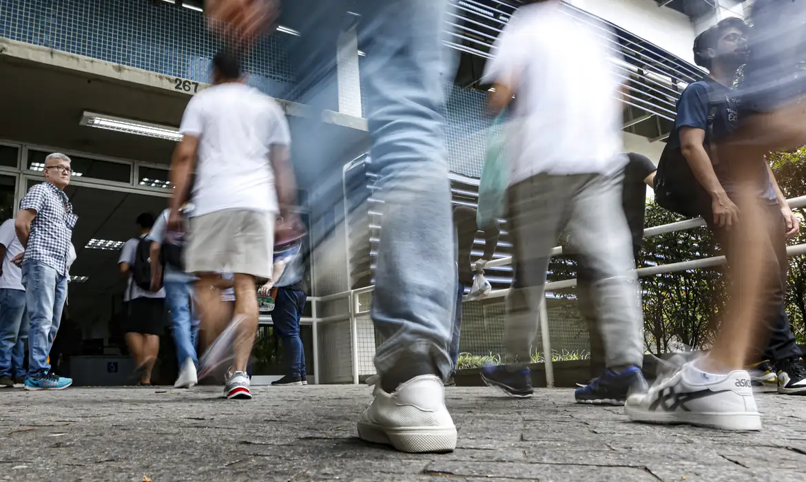 Enade 2025: concluintes devem preencher questionário do estudante