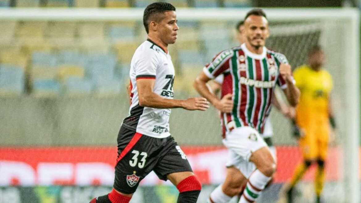 Vitória pode enfrentar time reserva do Fluminense; entenda