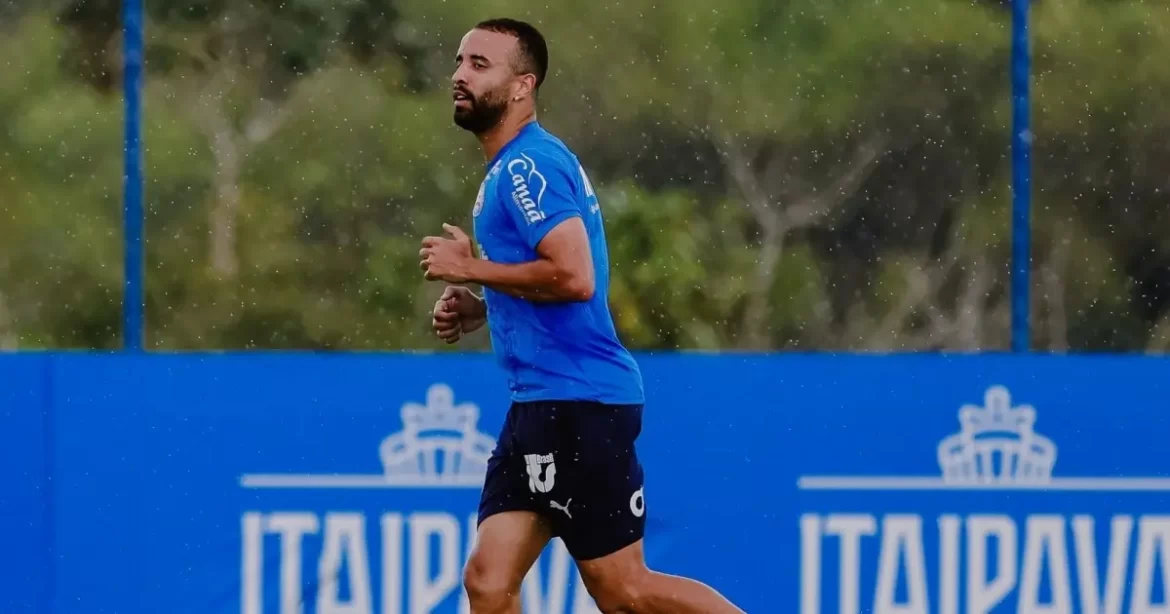 Com Caio Alexandre em campo, Bahia segue preparação para duelo contra o Bragantino