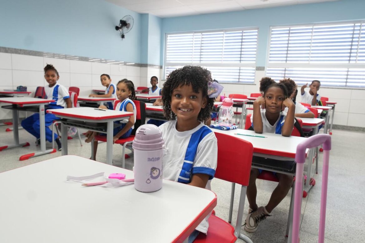 Prefeitura de Salvador inicia ano letivo com entrega de escola no Lobato com capacidade para 800 alunos