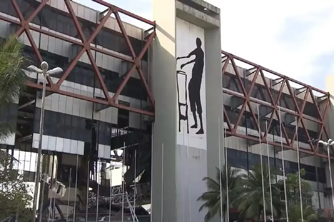 Fechado há mais de 10 anos, antigo Centro de Convenções será leiloado